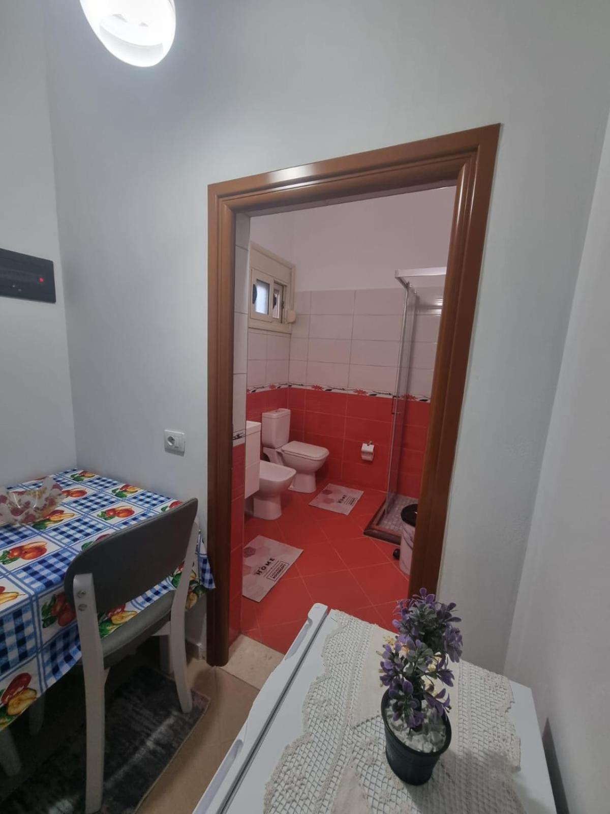 Vila Megi-Rent Room Vlorë Exteriör bild