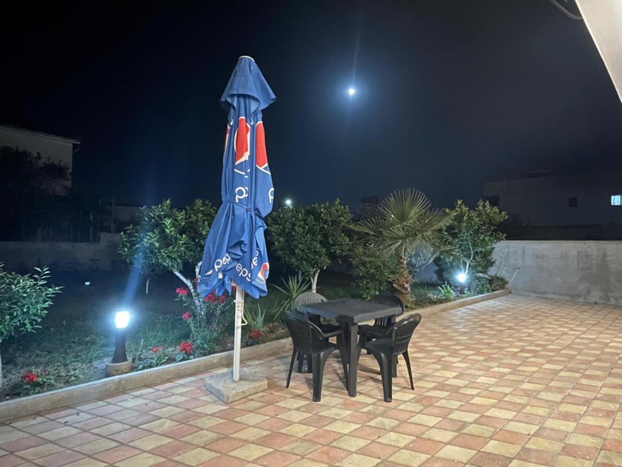 Vila Megi-Rent Room Vlorë Exteriör bild