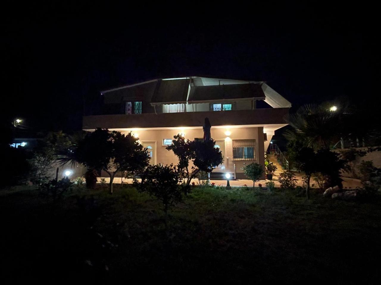 Vila Megi-Rent Room Vlorë Exteriör bild