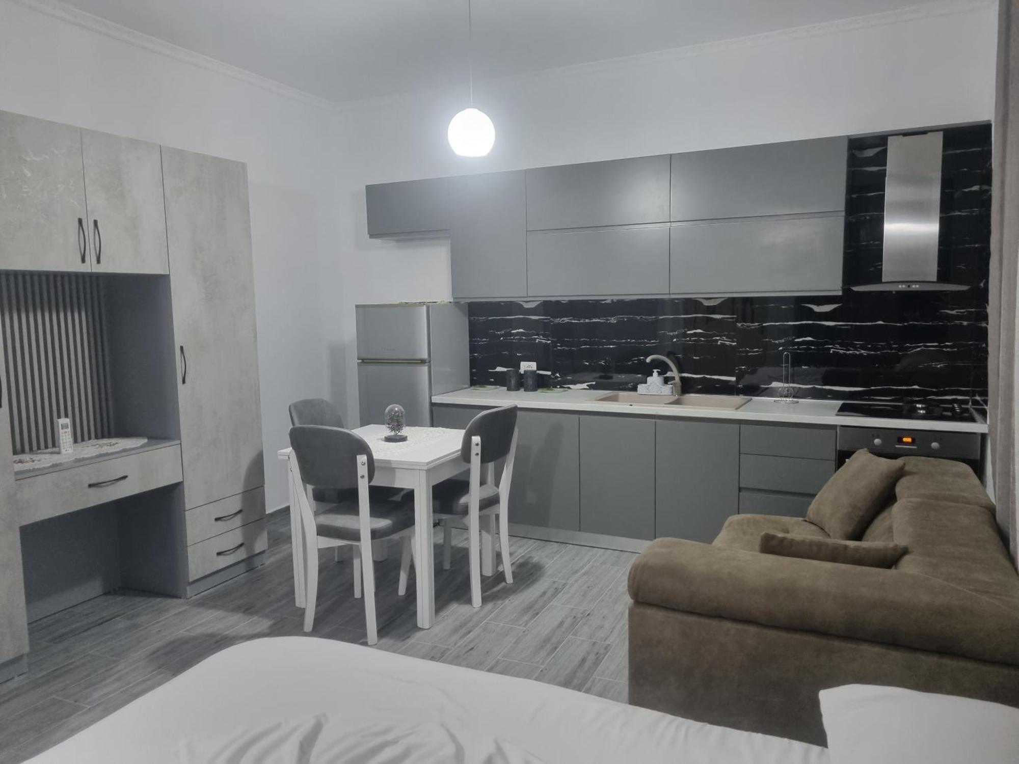Vila Megi-Rent Room Vlorë Exteriör bild