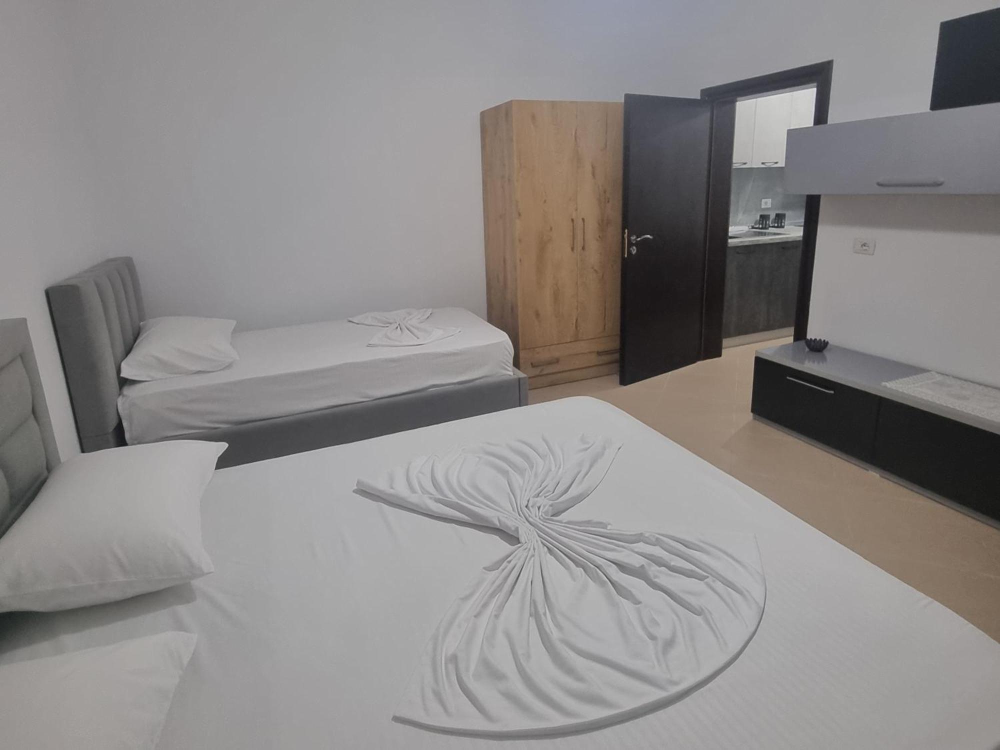 Vila Megi-Rent Room Vlorë Exteriör bild