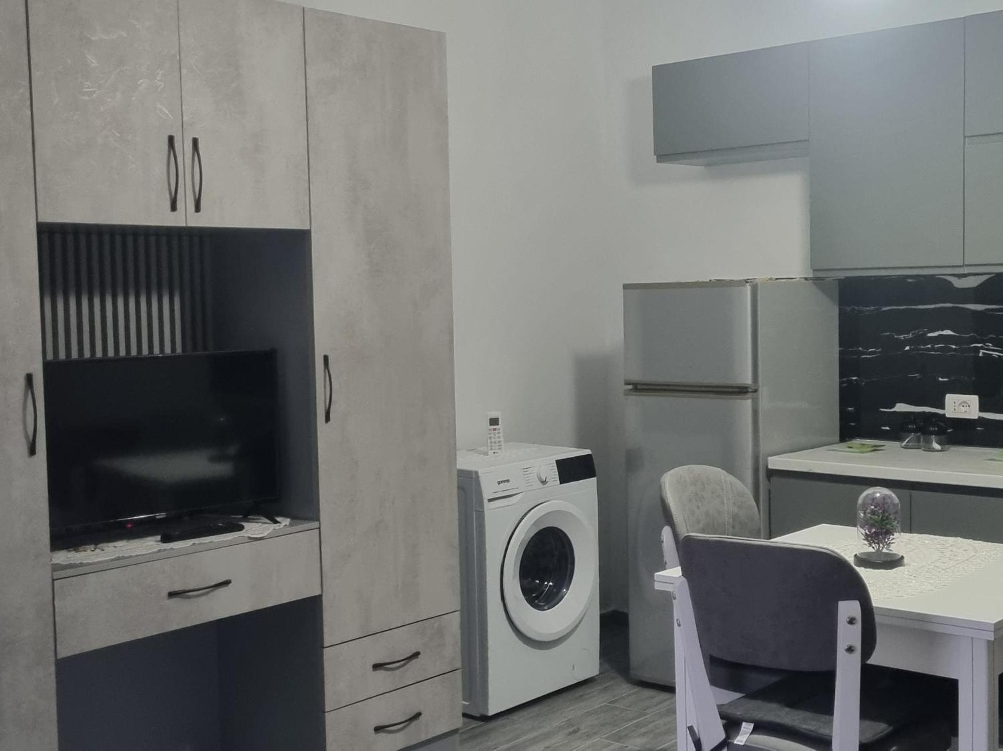 Vila Megi-Rent Room Vlorë Exteriör bild