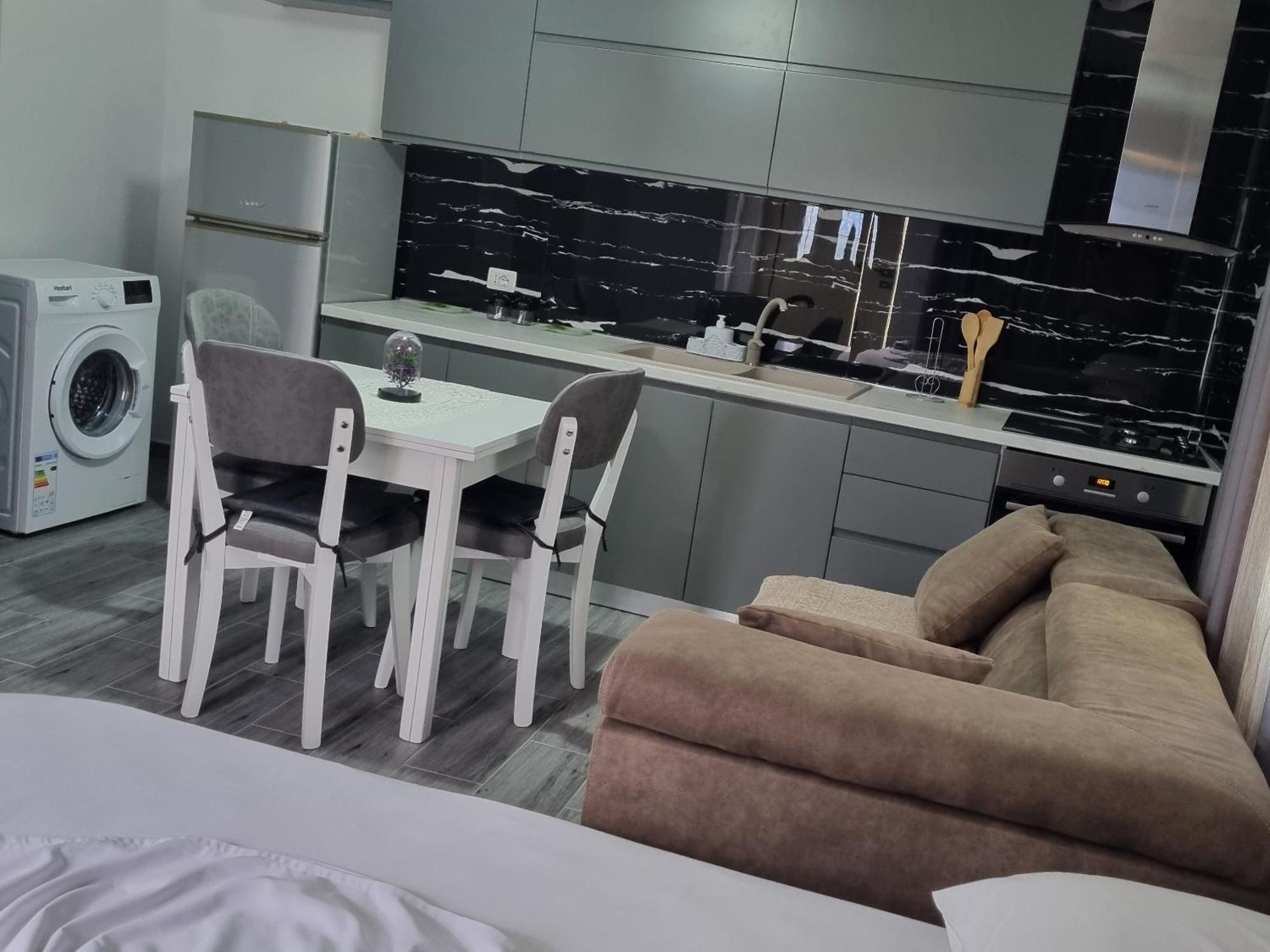 Vila Megi-Rent Room Vlorë Exteriör bild